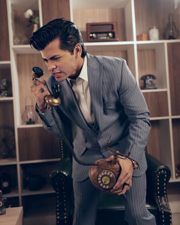 Aladdin Fame Siddharth Nigam Stabs Our Heart In Grey Tuxedo Look, Check Now! 898420