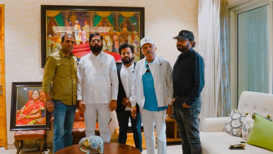 Amidst Receiving Bomb Threats, Annu Kapoor and the Filmmakers of 'Hamare Baarah' Express Heartfelt Gratitude To Chief Minister Eknath Shinde for the Support 898196