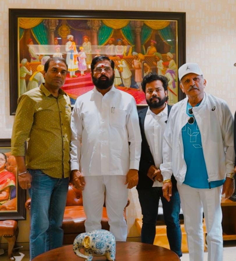 Amidst Receiving Bomb Threats, Annu Kapoor and the Filmmakers of 'Hamare Baarah' Express Heartfelt Gratitude To Chief Minister Eknath Shinde for the Support 898197