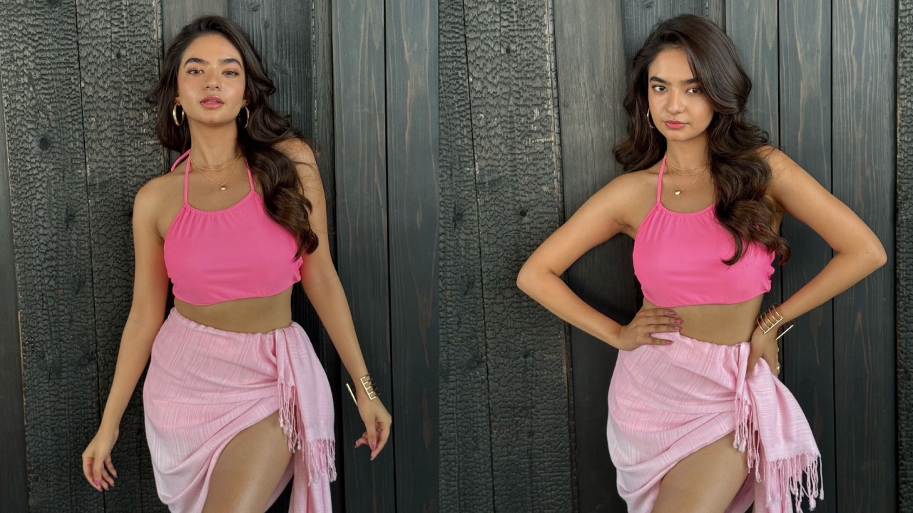 Anushka Sen Looks Stunning In A Pink Bralette And Skirt, Flaunts Her Toned Legs! 901188