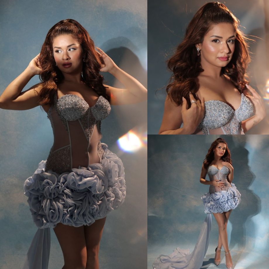 Avneet Kaur Steals Show In Blue Corset Dress, Jacqueliene Fernandez Calls Her, 'Pretty' 902319