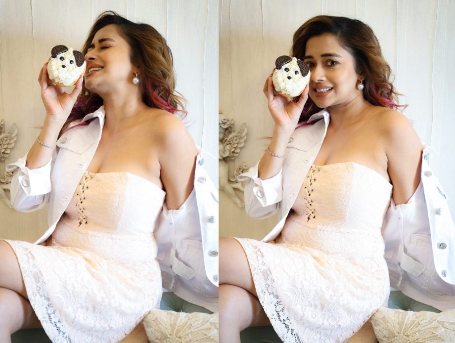 Bigg Boss Fame Tina Datta's 'Do-nut Disturb' Photoshoot On Instagram Is Irresistible 898918
