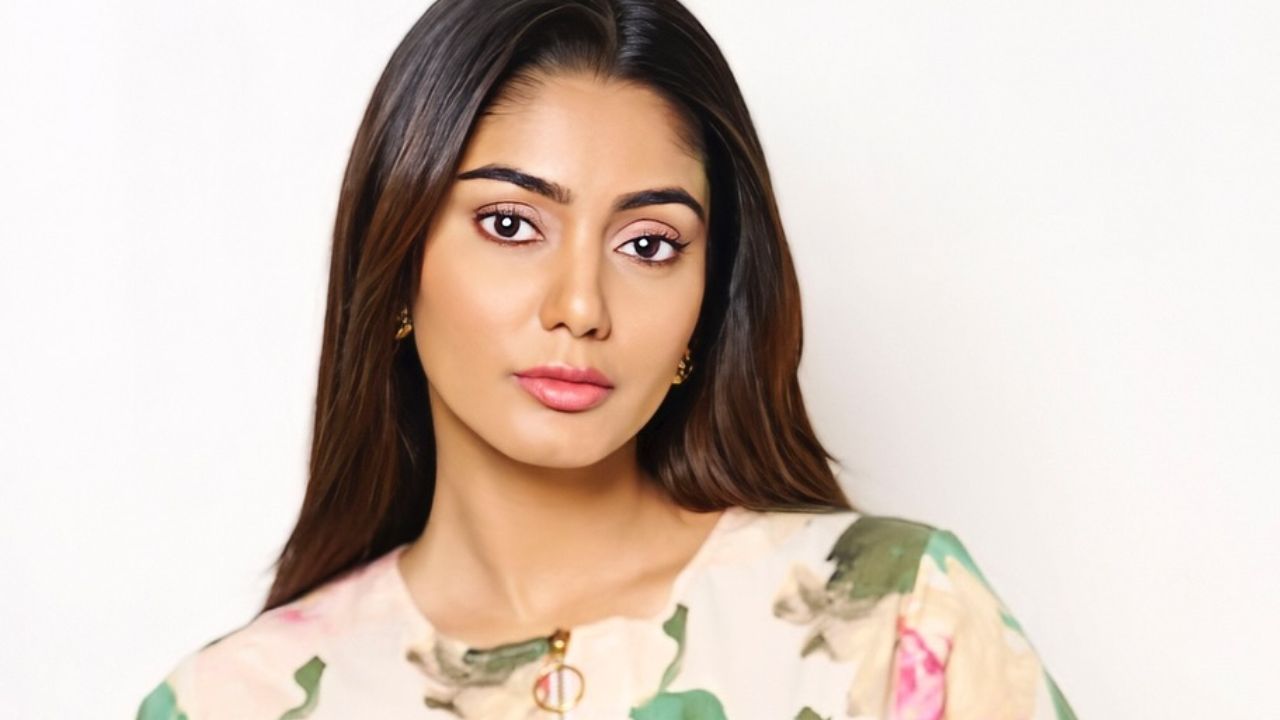 Bigg Boss OTT 3: Sana Makbul Screams Attention In A Rosette Dress, See Photos! 903824
