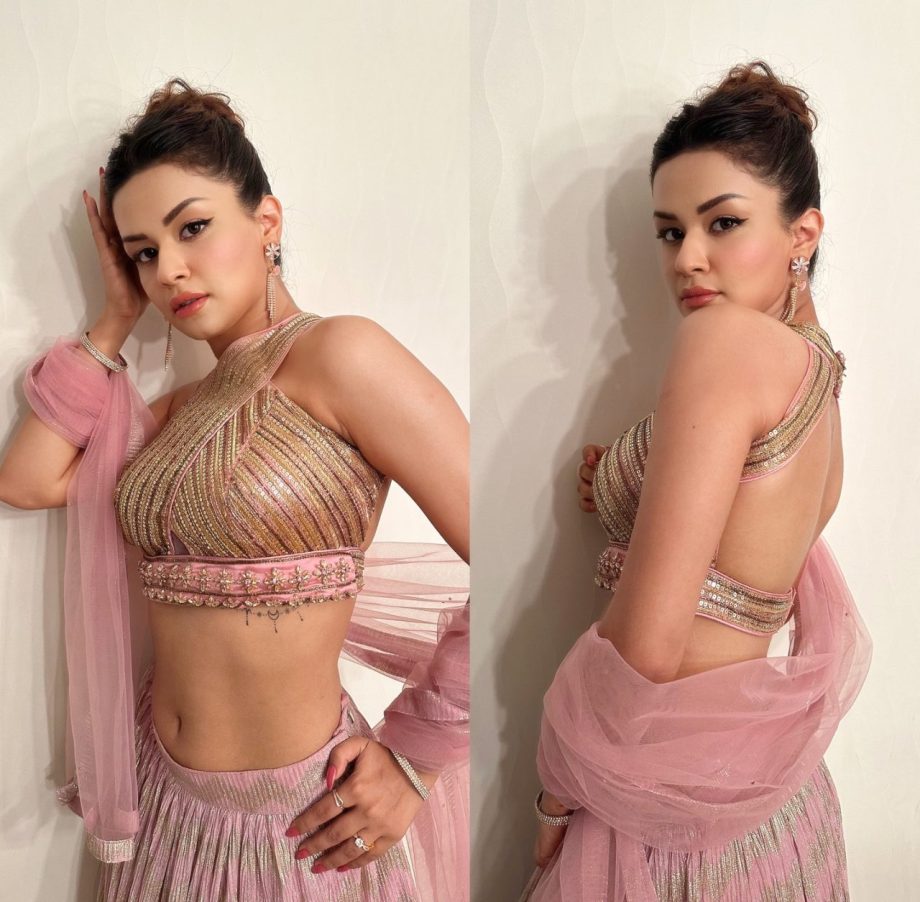 Fashion Faceoff: Avneet Kaur In Pink Lehenga Or Palak Tiwari In Red Ruffle Dress 901837