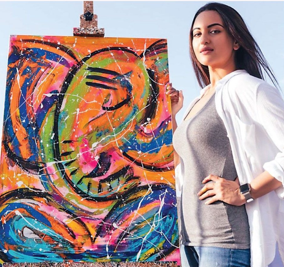 From Sonakshi Sinha to Tara Sutaria: 5 female actors who love painting & excel at it 903124