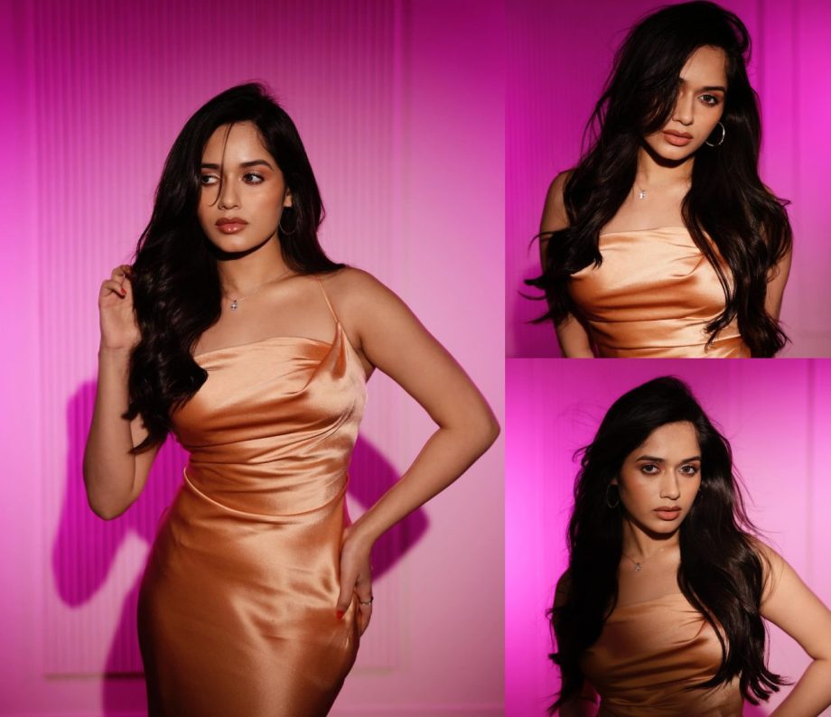 Jannat Zubair Looks Stunning In A Satin Dress With A Diamond Necklace, See Pics! 901881