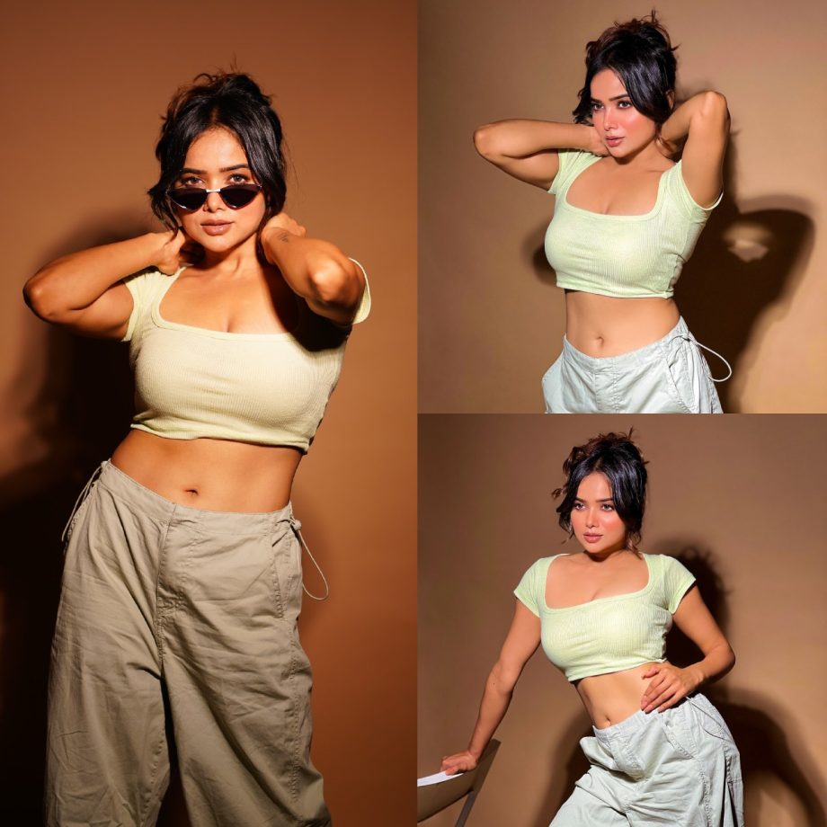Jhalak Dikhla Jaa 11 Winner Manisha Rani Flaunts Curvy Midriff In Crop Top And Baggy Trouser, See Photos 900006