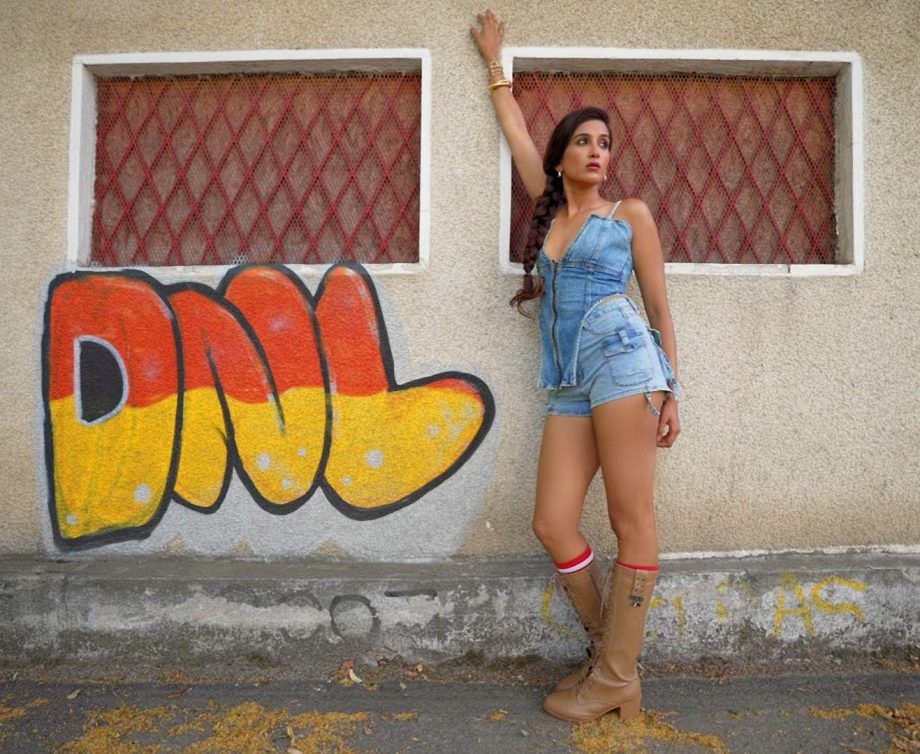 Khatron Ke Khiladi 14 Nimrit Kaur Ahluwalia Stuns In Denim Fit, Aditi Sharma Feels The Heat! 900388