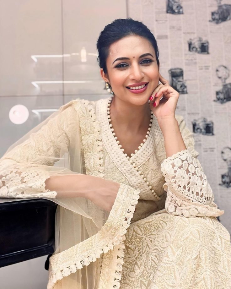 Kurta Set For Women: Embrace Your Traditional Side Like Shweta Tiwari & Divyanka Tripathi 899298