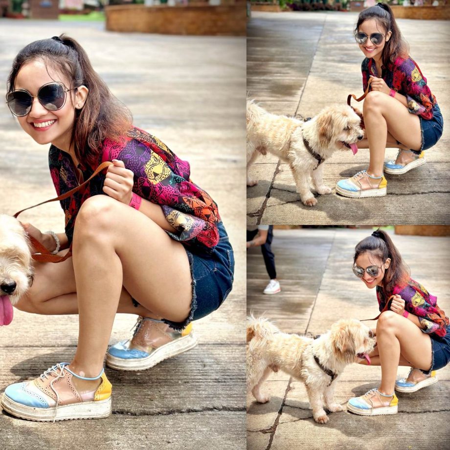 Meet Fame Ashi Singh Poses Quirky With Pet Dog, Checkout Adorable Photos! 902233