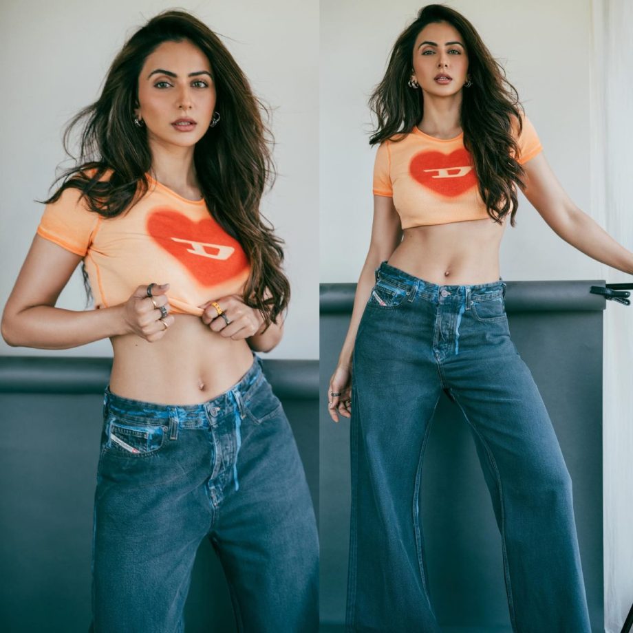 Rakul Preet Singh Flaunts Her Jaw-Dropping Toned Navel In Latest Instagram Photoshoot! 899169