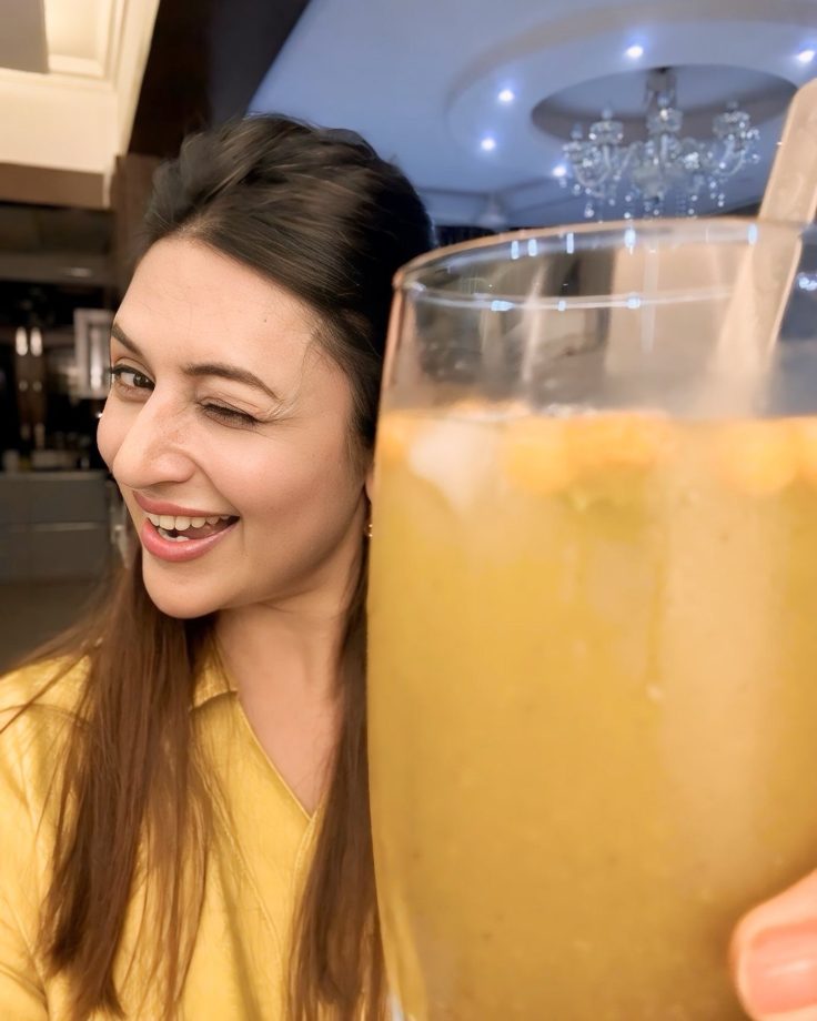 Refreshing Drink To Healthy Breakfast: Peek Into Divyanka Tripathi's Summer Morning Routine! 897945