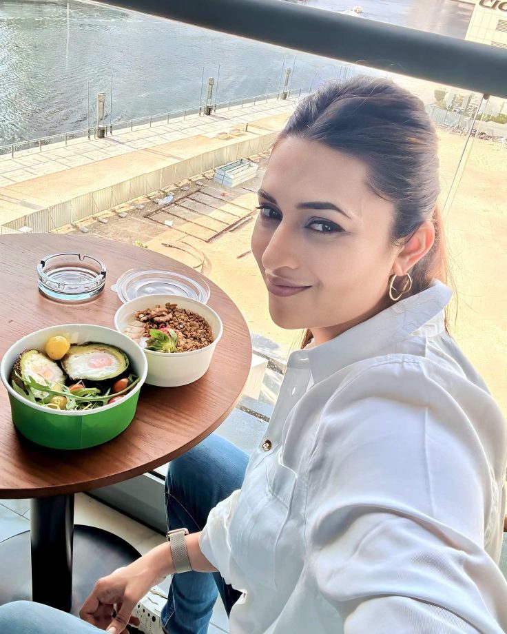 Refreshing Drink To Healthy Breakfast: Peek Into Divyanka Tripathi's Summer Morning Routine! 897943