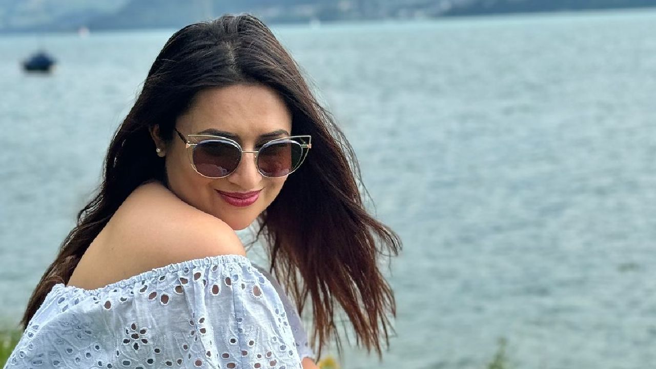 Scenic Views To Glam Style: Explore Divyanka Tripathi's Dreamy Switzerland Vacation 903828