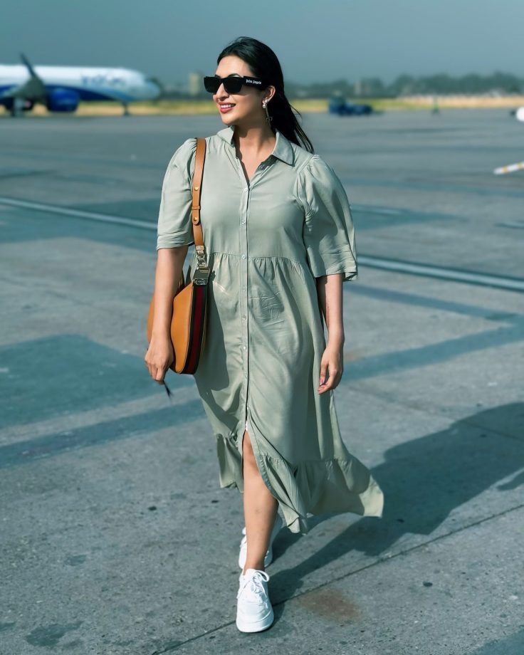 Spread Your Charm Like Shweta Tiwari And Divyanka Tripathi In Aesthetic Casual Outfit 898626