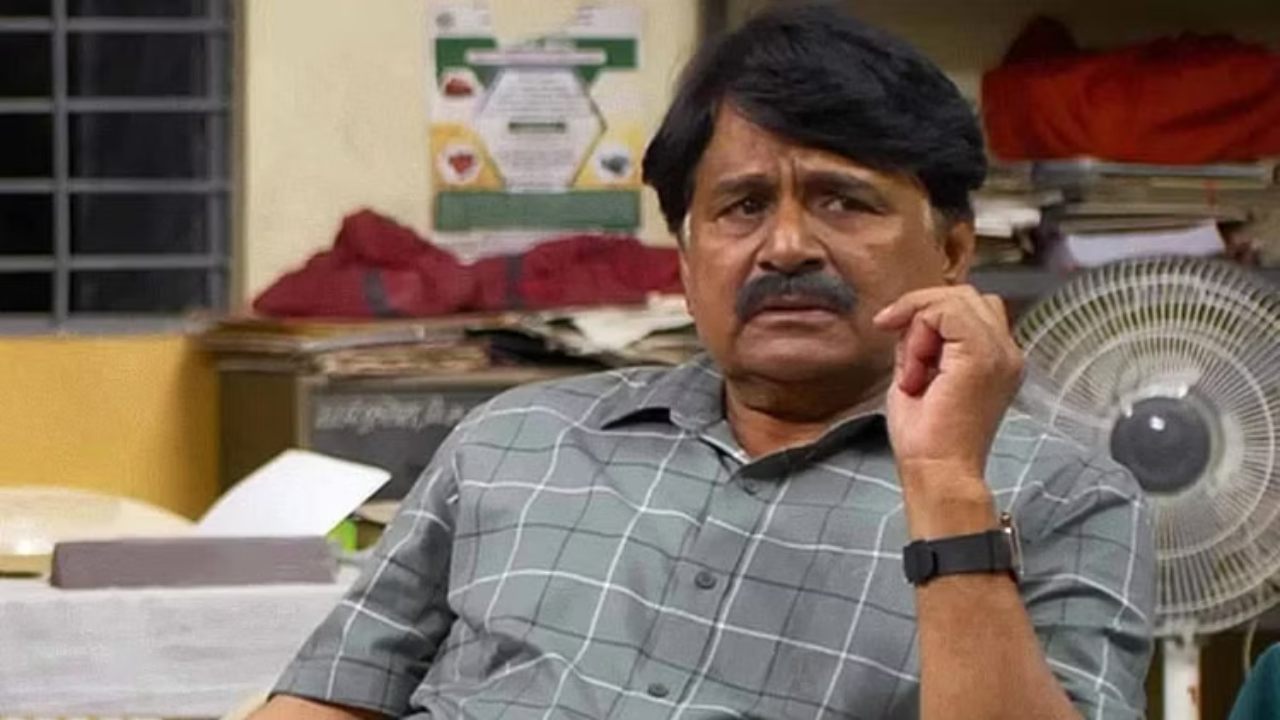 TVF celebrated the birthday of Panchayat Pradhan Ji, Raghubir Yadav! 903136