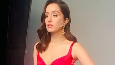 [Video] Shraddha Kapoor Dazzles In Red Thigh-High Slit Gown For Stree 2 Movie