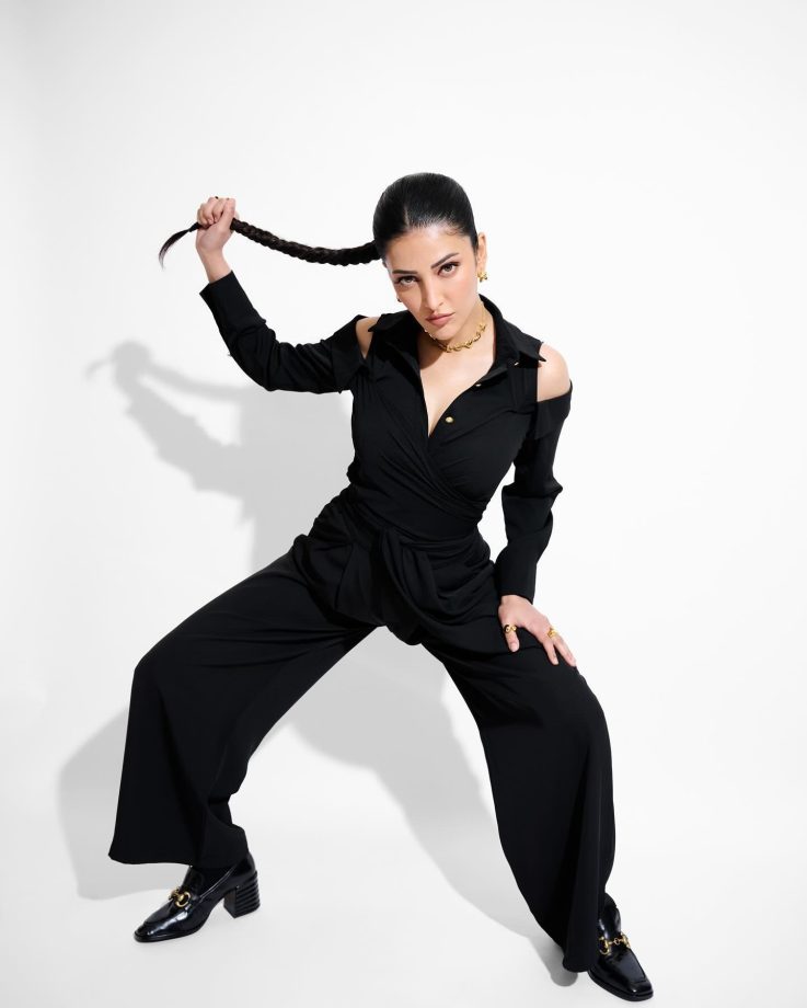 5 Things About Shruti Hassan's Gothic Look In Matte Black Attire Sets Her Different From Others 909520
