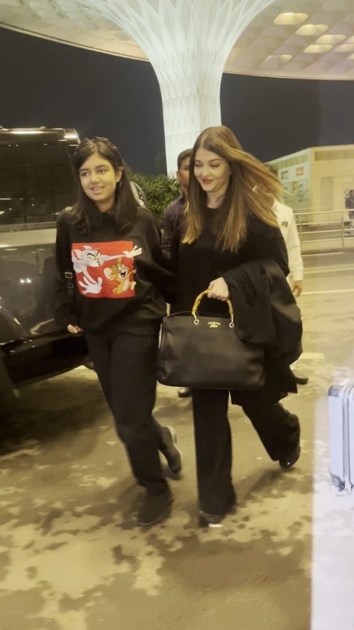 Aishwarya Rai And Daughter Aaradhya Look Fabulous As They Twin In Black Outfits At Mumbai Airport 906905