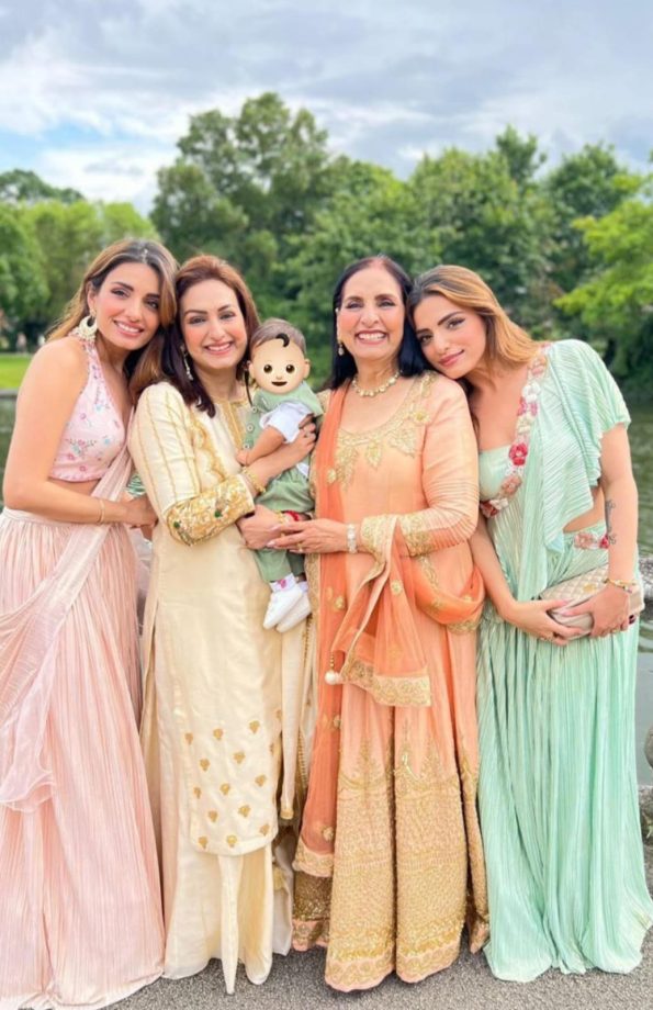 Akriti Kakar Stuns in Desi Avatar in London! 907420