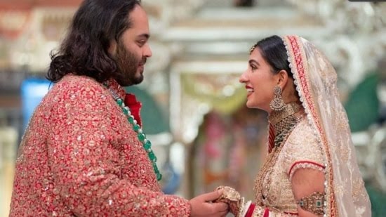 Anant Ambani & Radhika Merchant pledge their vows of love and togetherness in a heartfelt moment 906592