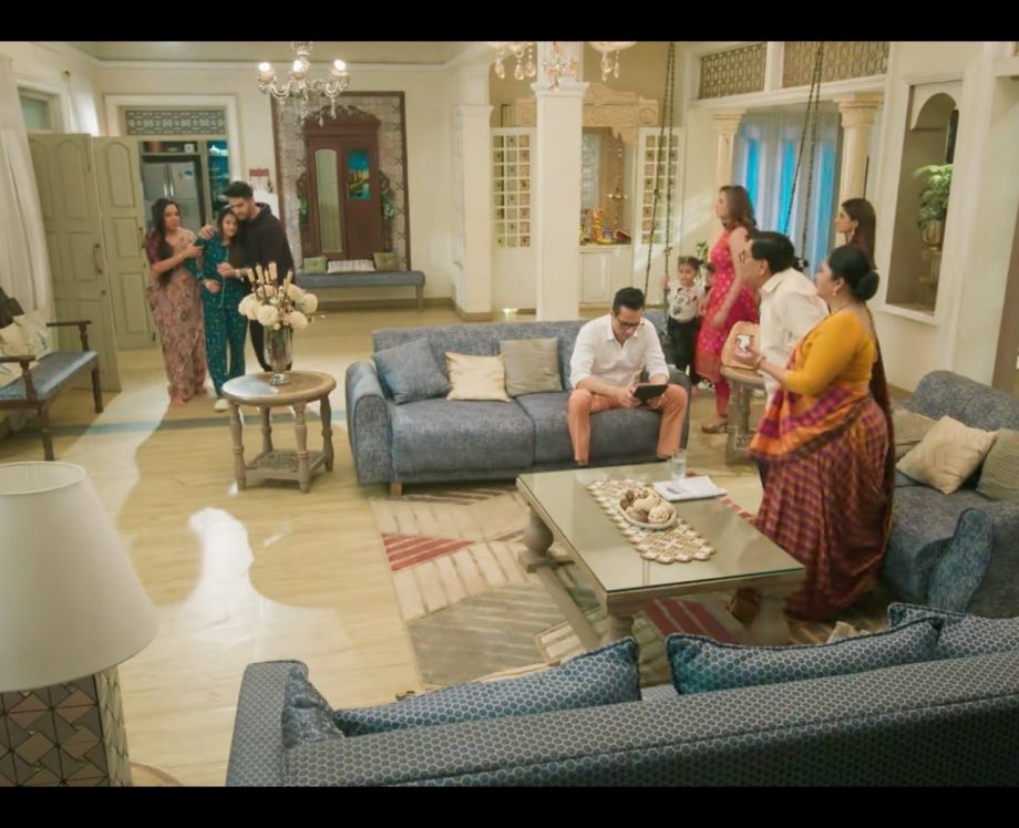 Anupamaa 6th July 2024 Written Update: Anuj Decides To Return To UK, Aadhya's Stomach Pain Leads To Cancellation of Trip 905256