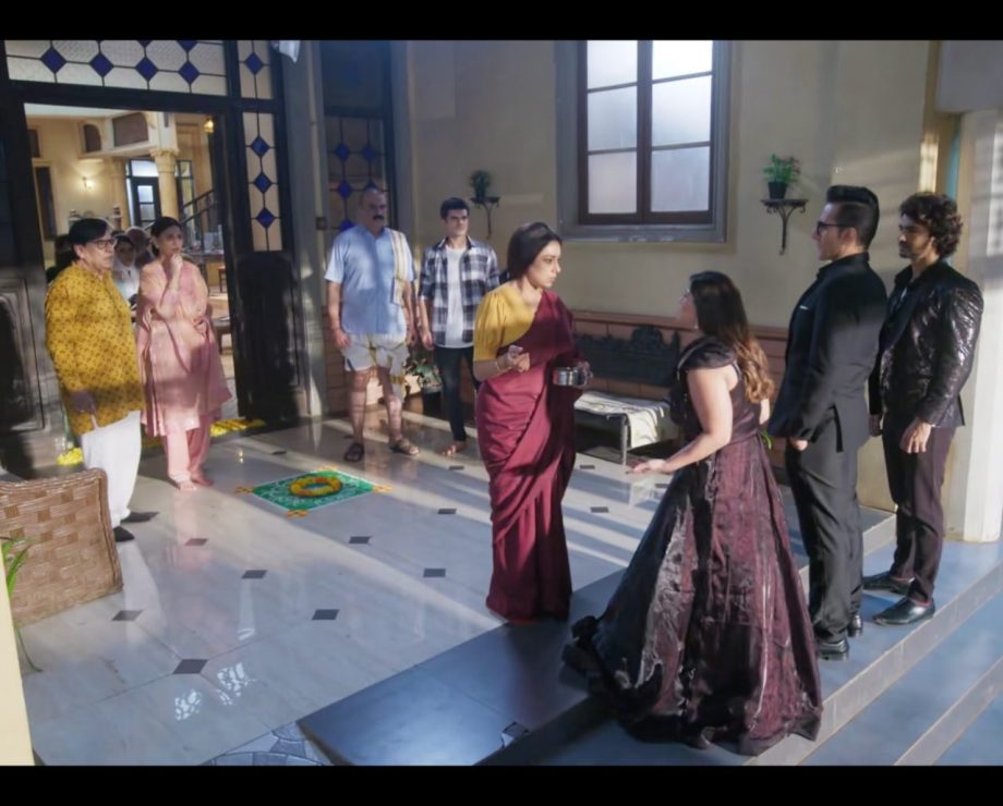 Anupamaa Written Update 19th July: Pakhi Confronts Anupama For Ruining Her Birthday Party, Leela Blames Her For Breaking Family 907735