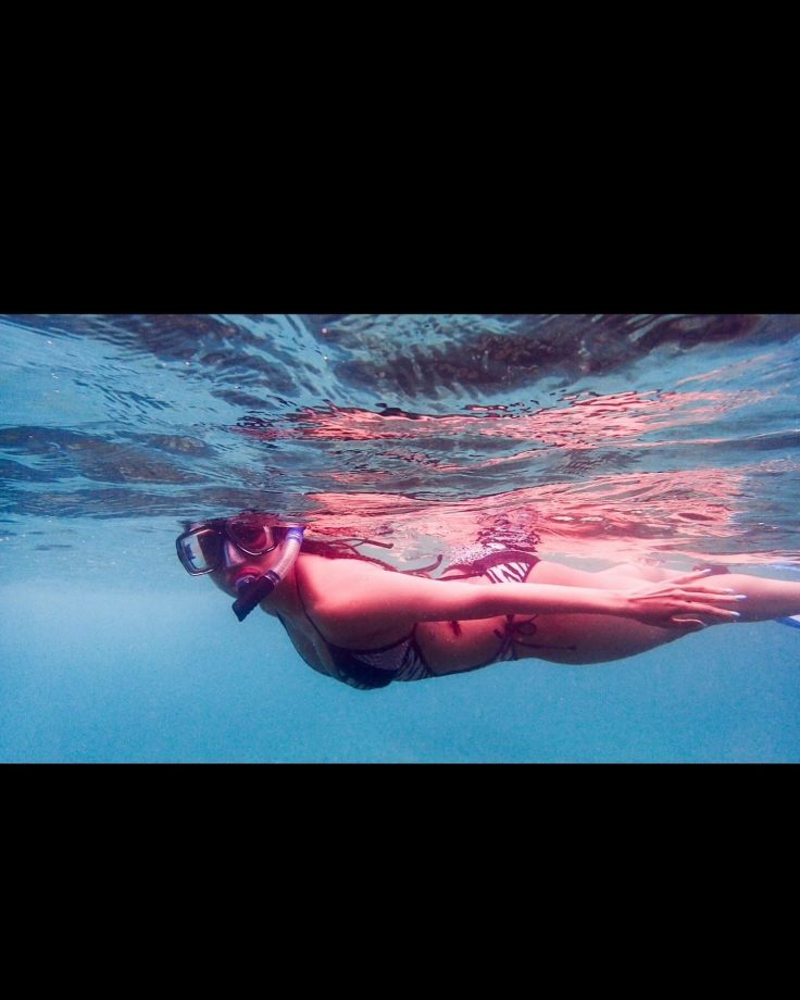 Avneet Kaur And Malaika Arora Turn Water Babies In Bikini, Enjoy Underwater Adventure 907551