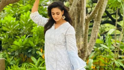 [Photos] Shweta Tiwari Knows How To Ace In Budget Friendly Cotton Chikankari Kurta Set And Open Hair