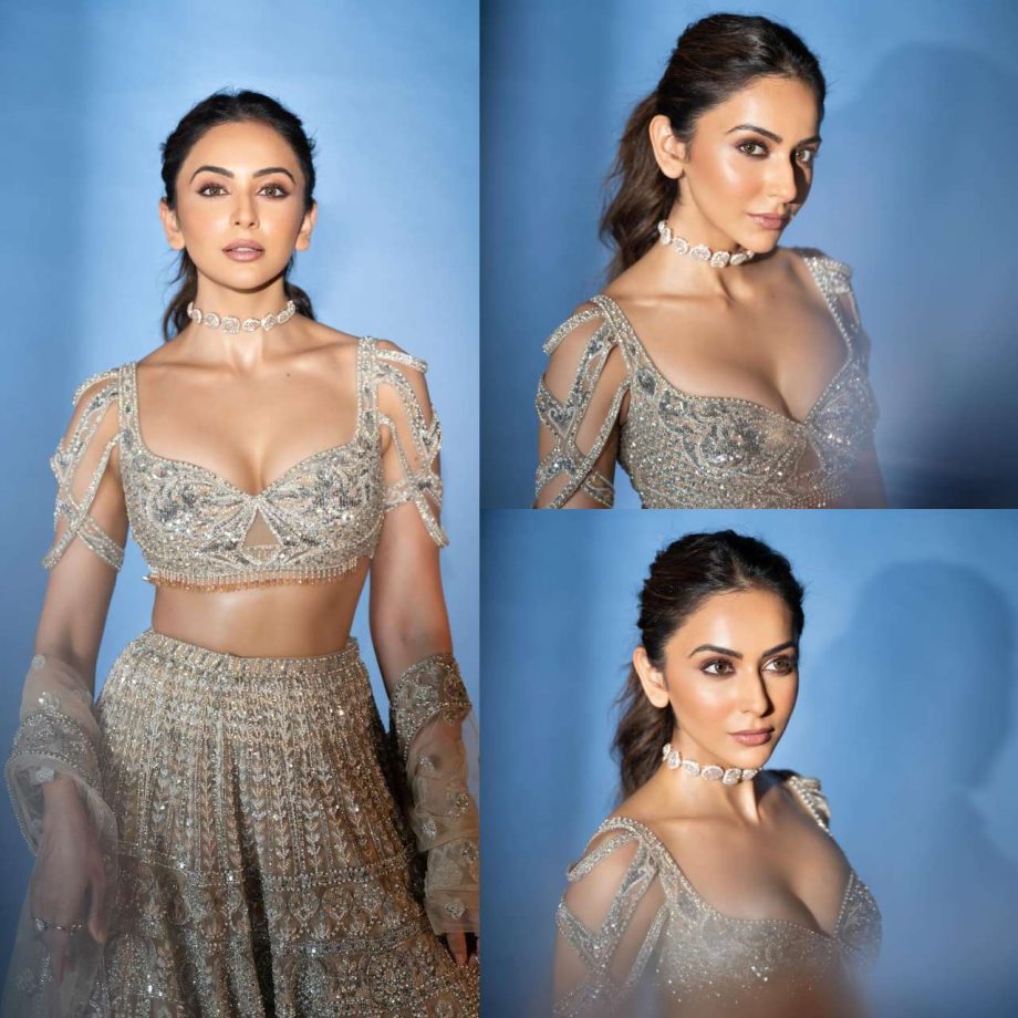 Bollywood Fashion Weekend: Deepika Padukone, Alia Bhatt To Kiara Advani- Divas Rock In Traditional Outfits 905347