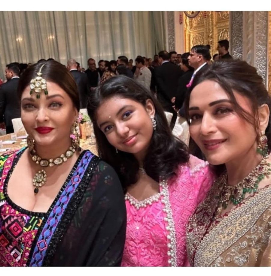 Devdas Reunion: Aishwarya Rai Bachchan and Madhuri Dixit Spotted Together After 22 Years 907831