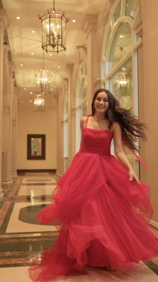 Fashion Face-Off: Shivangi Joshi Vs. Surbhi Jyoti: Which Television Fashion Queen Slays In Red Tulle Gown? 906509