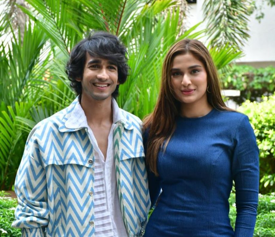 Fresh On-Screen Couples to Ignite the Silver Screen with Sizzling Chemistry in 2024 910246