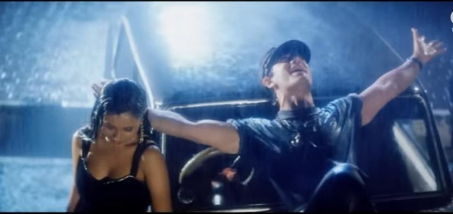 From Zoobi Doobi to Dekho na, here's Top 5 Monsoon Songs of Aamir Khan worth relishing our Rainy Days! 908890