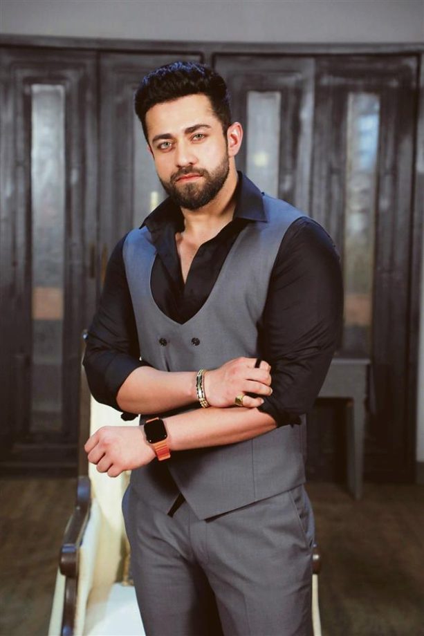 Hotness Overloaded: 'Bearded' Stylish Actors In TV 908073