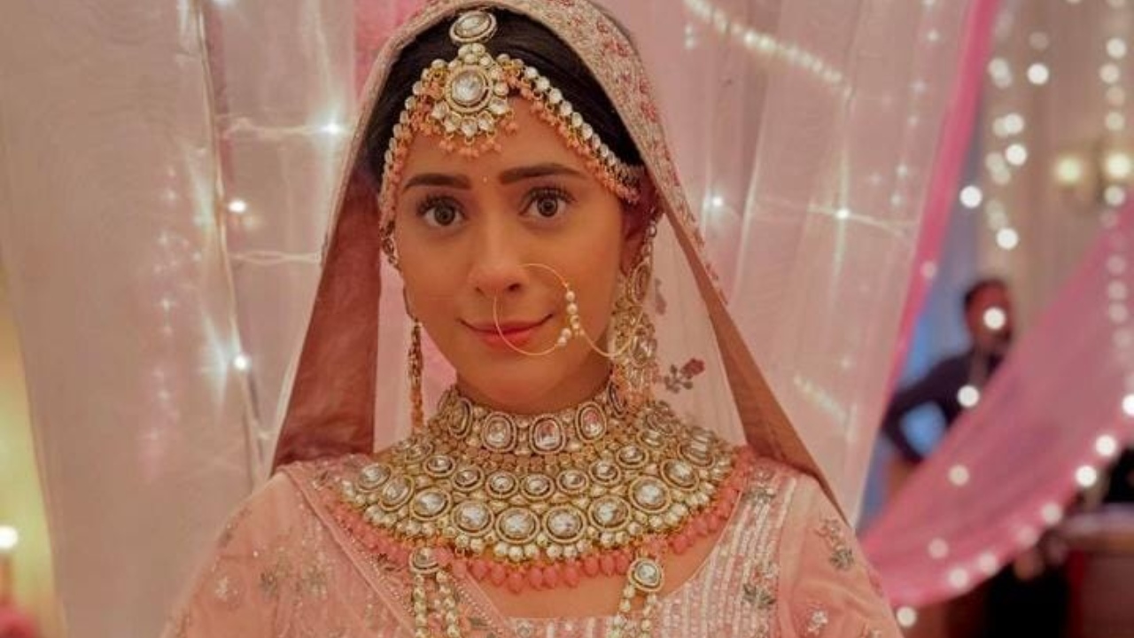 "I feel it is during dancing that I emote emotions beautifully," shares Hiba Nawab, aka Jhanak, on her special performance for Star Plus' Yeh Teej Badi Hai Mast Mast! 910000