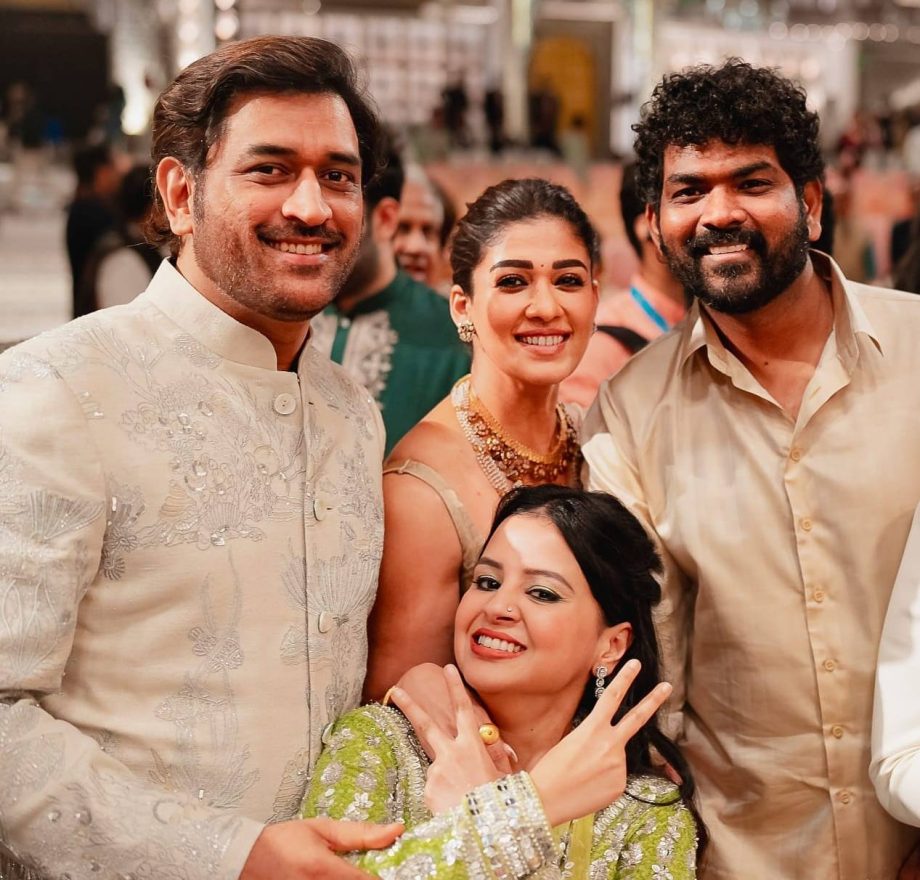 In Photos: Nayanthara And Vignesh Shivan's Fan Moment With MS Dhoni And His Wife Sakshi Dhoni 906793