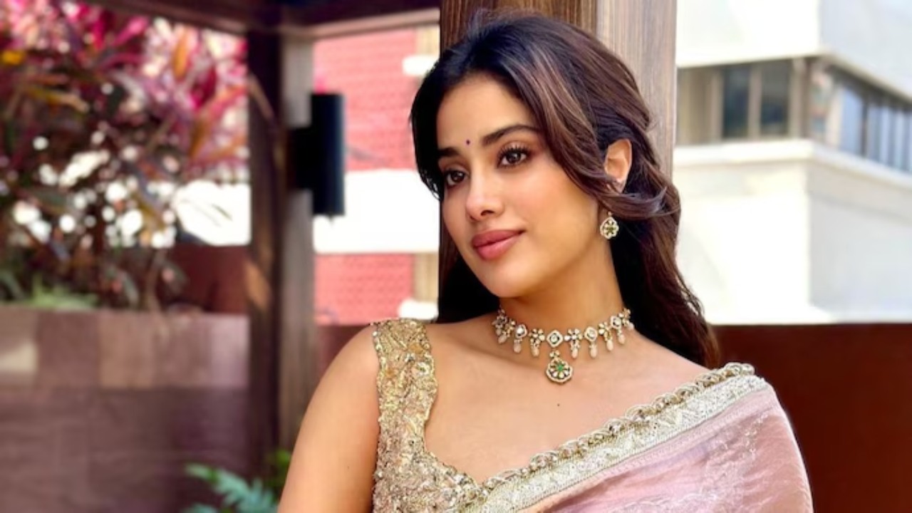 Janhvi Kapoor Gets Hospitalised, Here's What Happened To Her? 907691