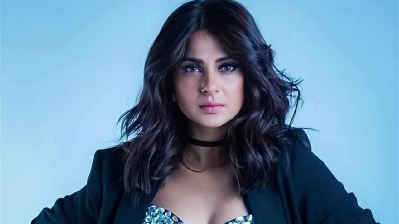 Jennifer Winget Slays in London with Friends, Shares Stunning Photos on Instagram 906526