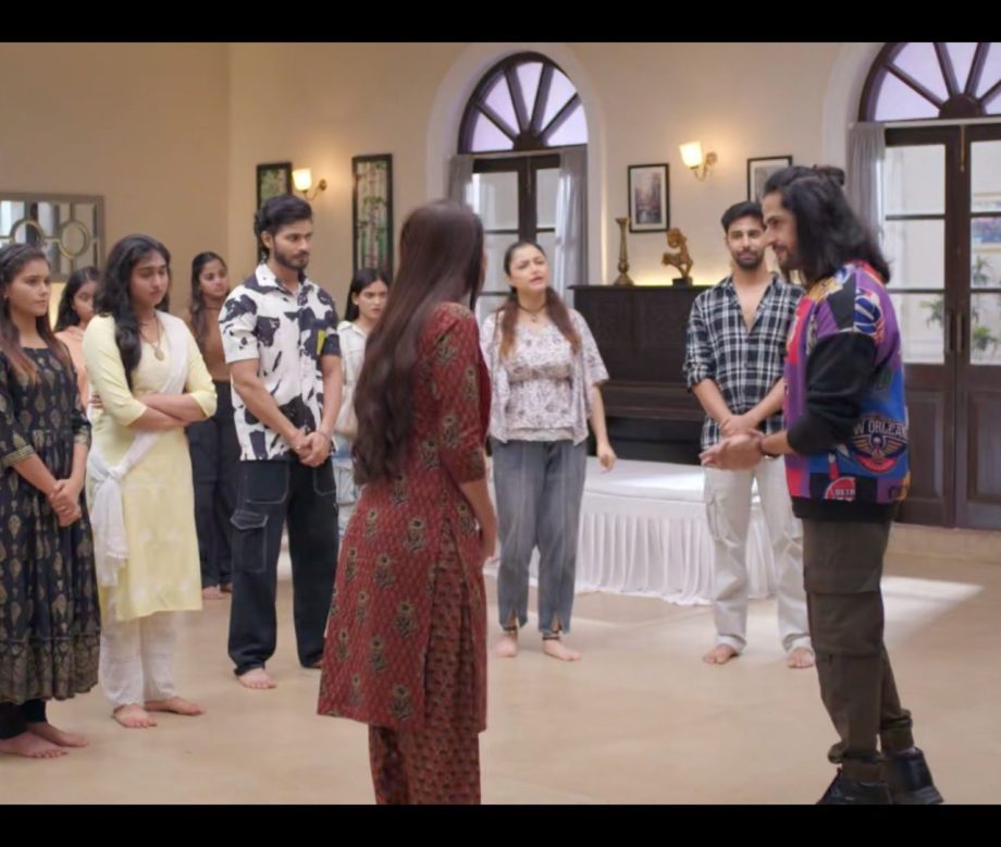Jhanak Written Update 15 July: In this episode, Mrinalini Boldly Confronts Chhoton's Parents About His Affair, And Jhanak Faces Humiliation At The Workplace 906889