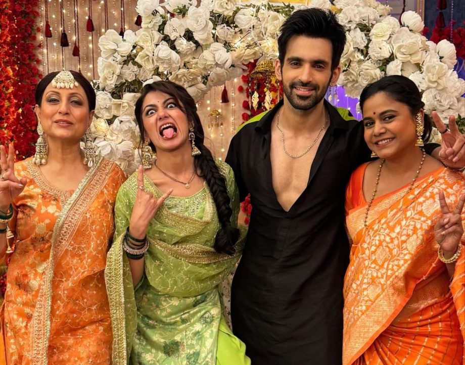 Kaise Mujhe Tum Mil Gaye Actor Arjit Taneja Poses With Female Cast Members From The Show 909476
