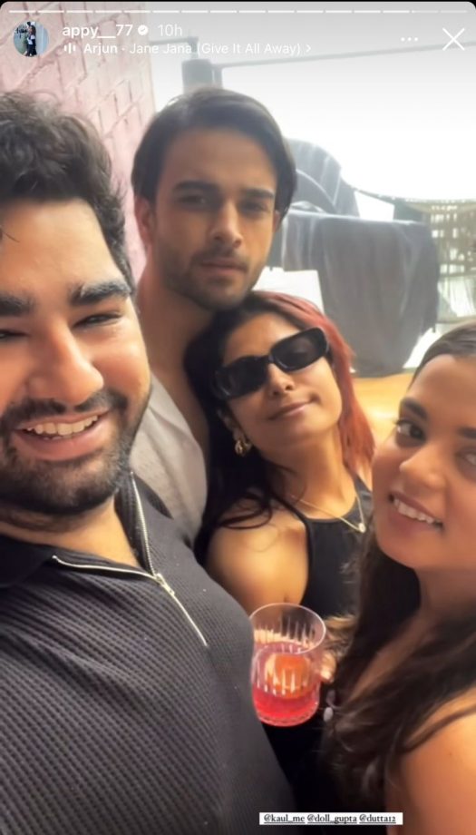 Kumkum Bhagya's Krishna Kaul Chills With Co-stars Mughda Chaphekar & Aparna Mishra In Mussoorie 908013