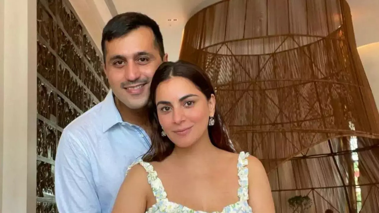 Kundali Bhagya Actress Shraddha Arya Gets Romantic On Video Call With Husband Rahul Nagal 908096