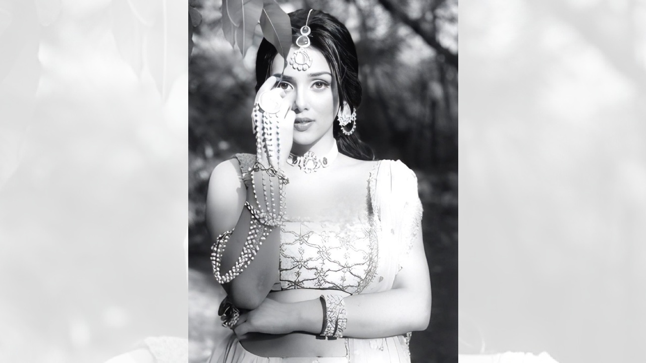 Mallika Singh's Aura In Her Recent Ethnic Dressing Is Infectious; Check Here 906342