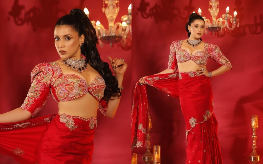Red Alert! Mannara Chopra stuns in a beautiful video of her recent Magazine cover shoot 910116