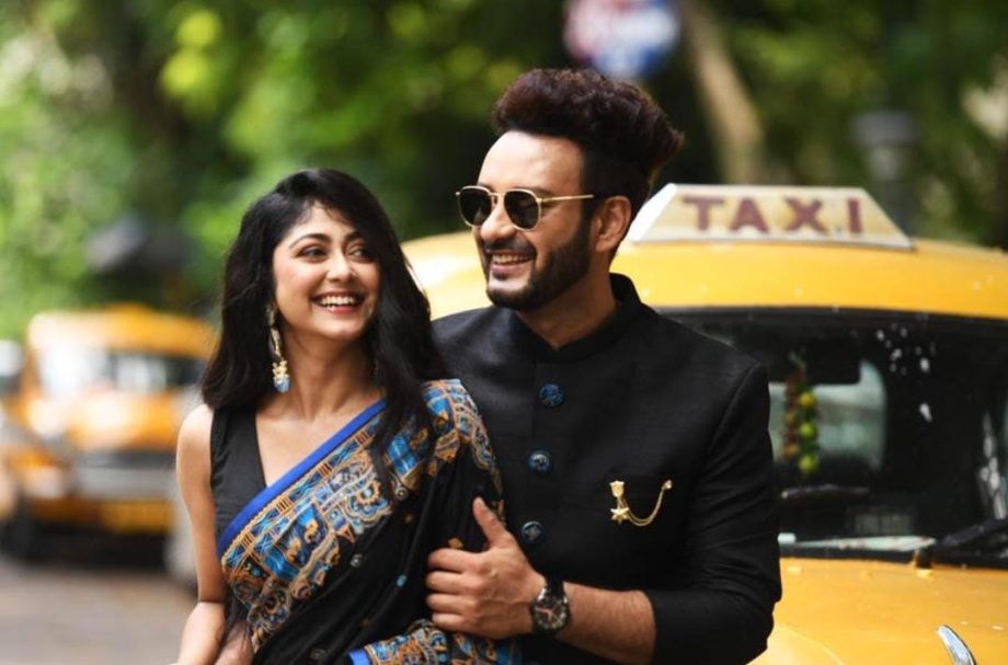 Saheb-Sushmita's Sizzling Chemistry On and Off Screen! 907131
