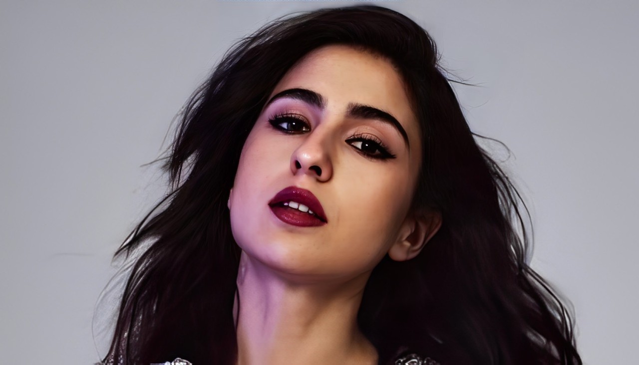 Sara Ali Khan is asking everyone if she should 'chill, read & hydrate' or have 'coffee & trek' 909785