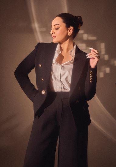 Sonakshi Sinha makes a statement with her latest post, 'You are not the boss of me... I am' 906468