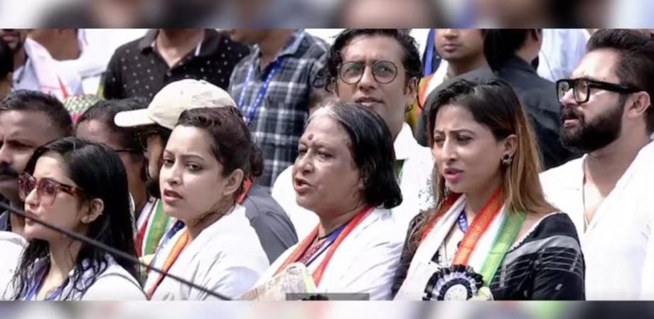 TMC's Shahid Dibas Rally Sees Celeb Presence - Srabanti's Surprise Appearance 908644