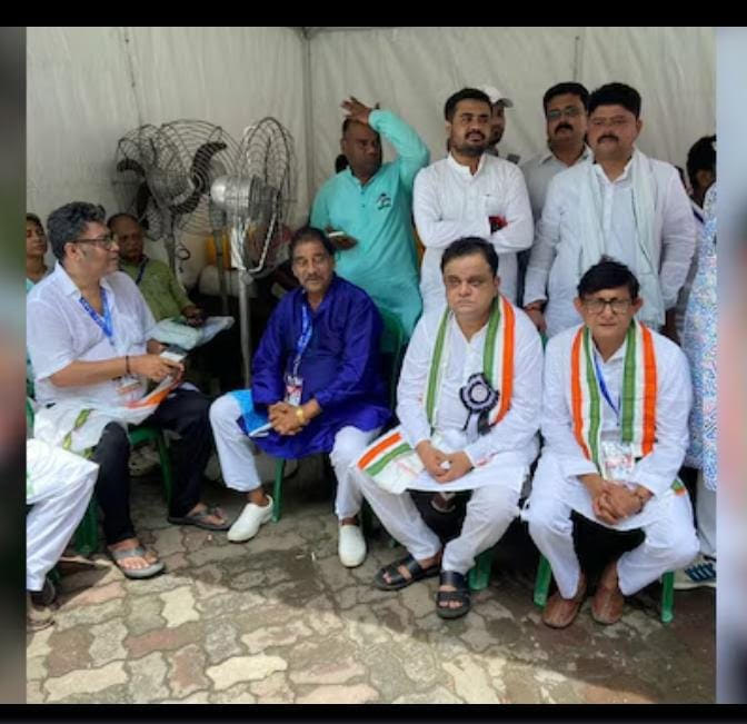 TMC's Shahid Dibas Rally Sees Celeb Presence - Srabanti's Surprise Appearance 908645